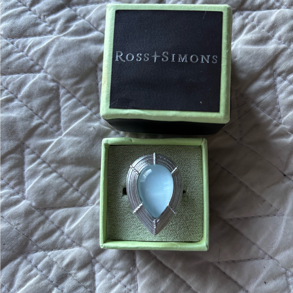 New In Box Ross Simons Glass Silver Ring 45$